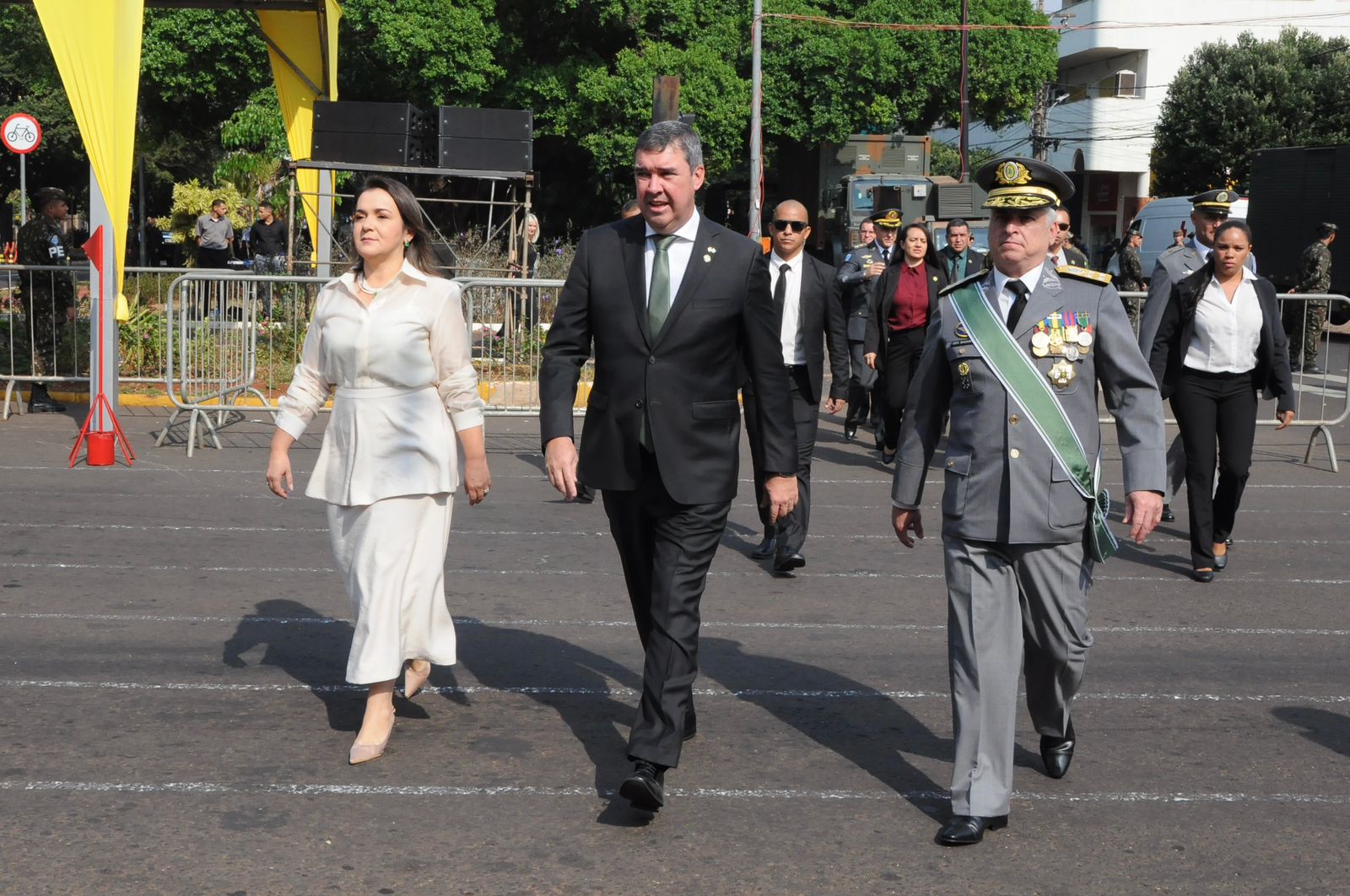 Prefeita Adriane (PP) participa de desfile de 7 de Setembro e reafirma compromisso com valores da pátria e cidadania